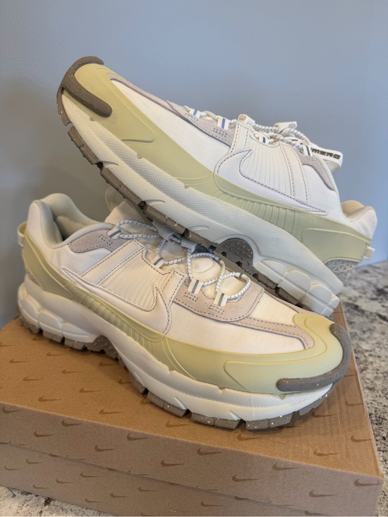 Nike Other - Nike Vomero Roam